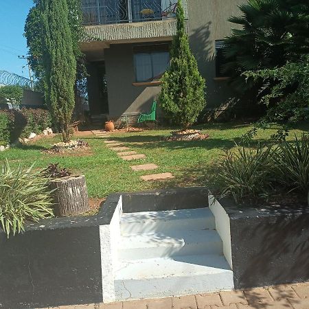 Jacuzzi City Home Kampala Exterior photo