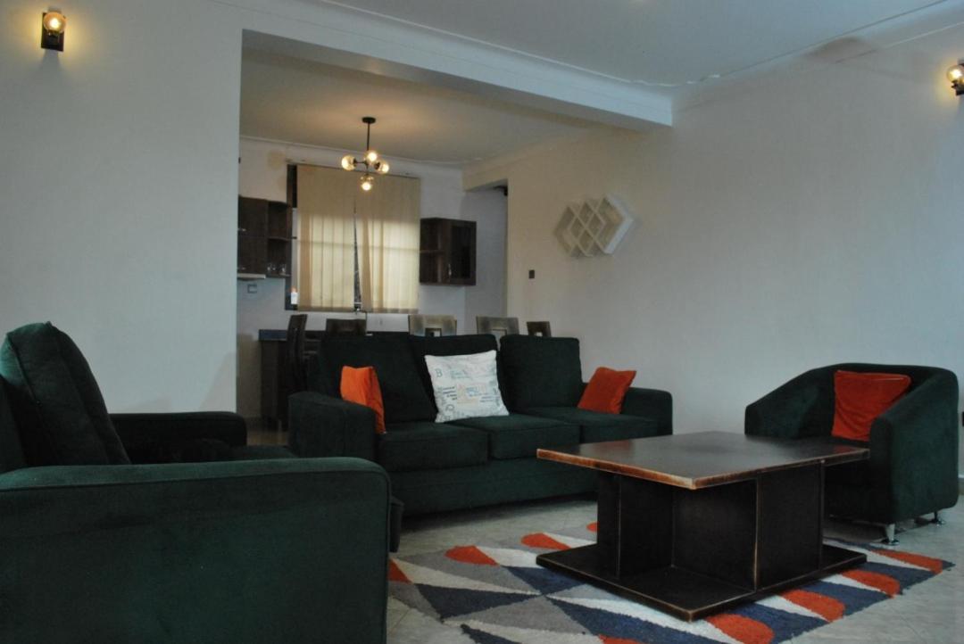 Jacuzzi City Home Kampala Exterior photo