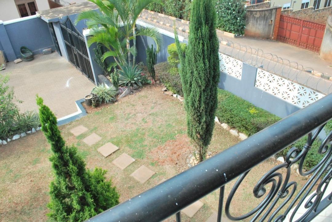 Jacuzzi City Home Kampala Exterior photo